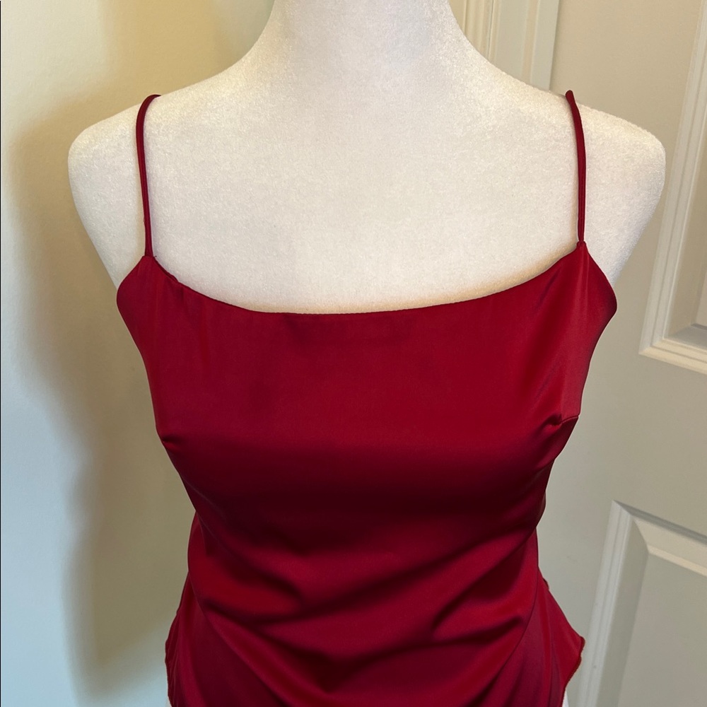 Elegant Red Satin Open Back Juniors Top S - Picture 2 of 7